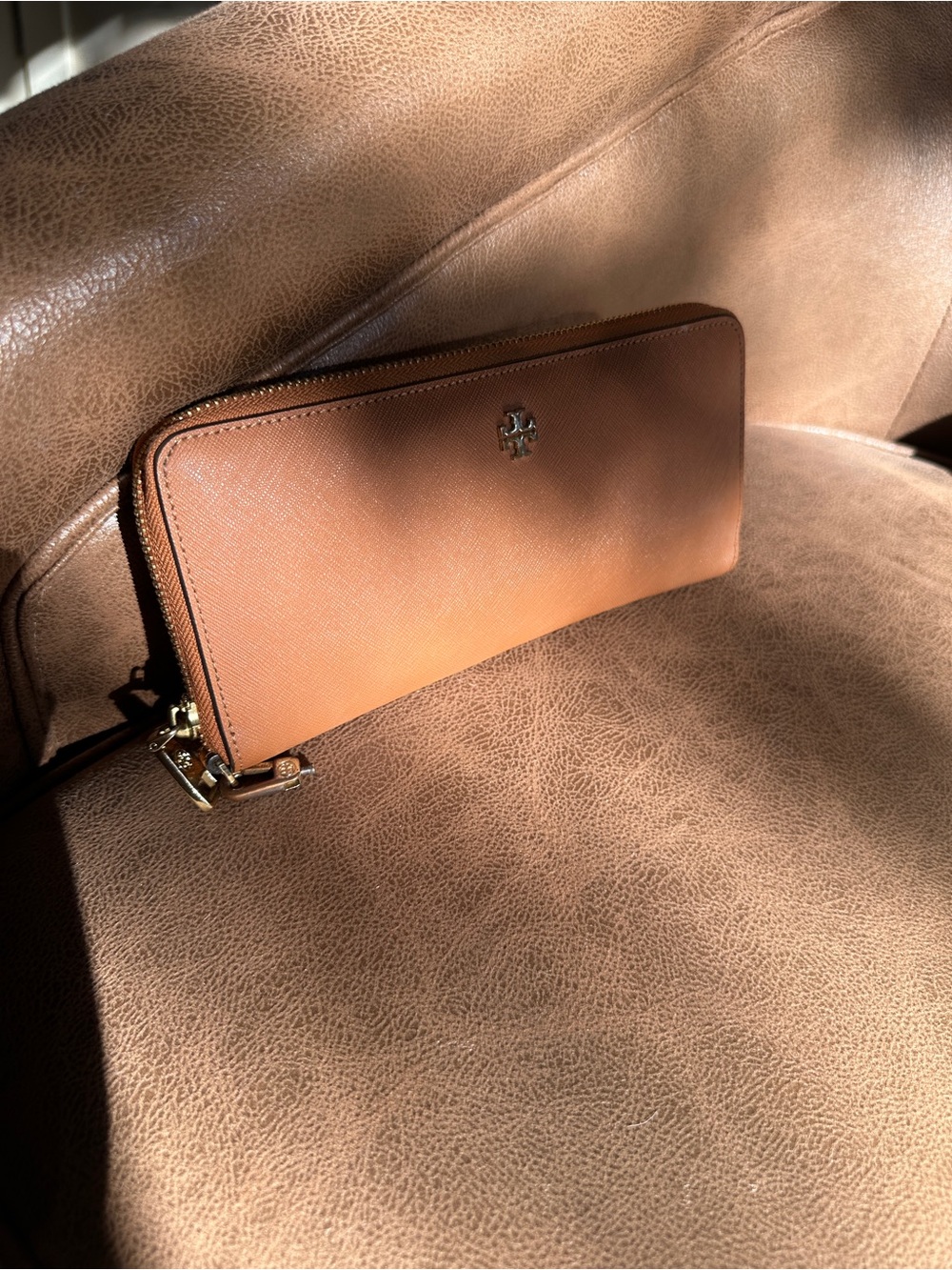 Tory Burch Saffiano Zip-Around Wallet in Cognac Brown